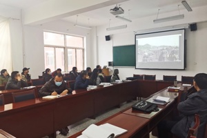 智能与信息学院组织全体教师观看纪录片《为了和平》